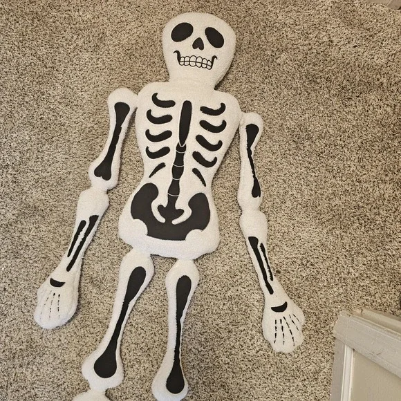 Skeleton Fleece Plush 40