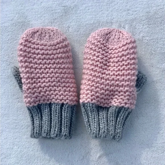 babyGap Mittens Baby/Toddler Gloves Crochet Pink Gray