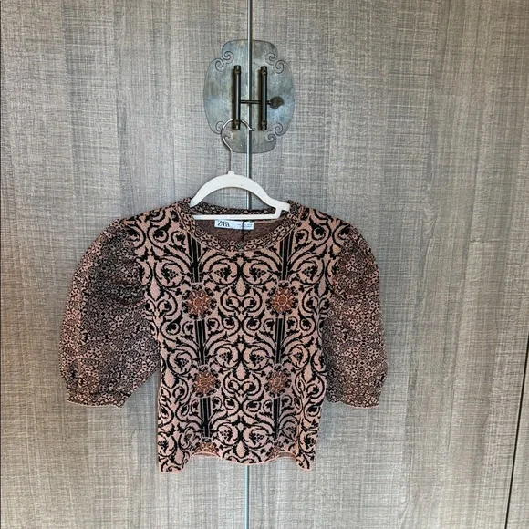 Zara Puff Sleeves Jacquard‎ Blouse