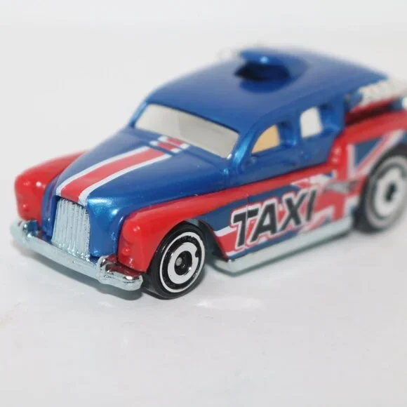 Hot Wheels Metro Cockney Cab II CUSTOM keychain