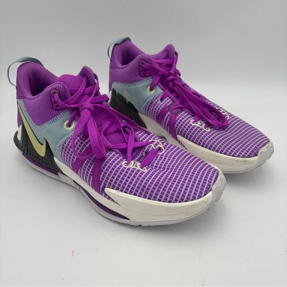 Nike Purple and Gold Athletic‎ Shoes