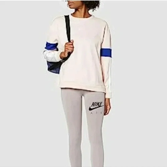 NIKE women's therma colorblock sweatshirt