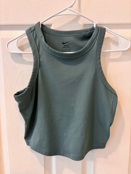 Nike Dri-FIT CroppedTank Top/ Sports Bra‎