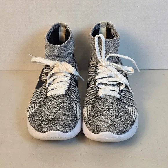 Nike LunarEpic Flyknit Women 8.5 Running Shoes Black White Grey High Top Sneaker