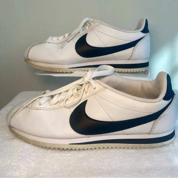 Size 8.5 - Nike Classic Cortez White‎ Black