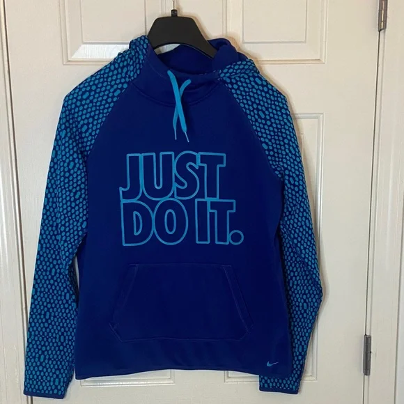 Nike‎ women’s therma-fit hoodie size medium long sleeve pullover