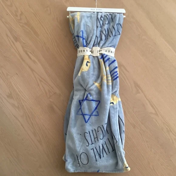 NEW RAE DUNN FESTIVAL OF LIGHTS HANUKKAH ULTRA PLUSH THROW BLANKET