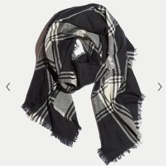 Marine Layer windowpane womens square scarf black/white sz 57x57 approximate‎
