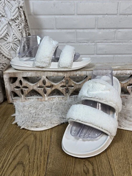 Nike White Fuzzy Sherpa Slide Sandals Womens 11