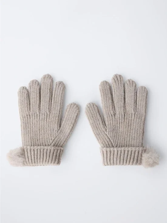 NWOT. Zara Kids Sand Knit Gloves with a Cuff. Side Pom-Pom. Size 3-6 years.