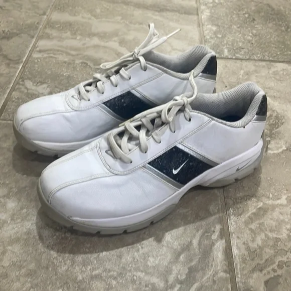 Nike Women's golf shoes‎ size 8.5