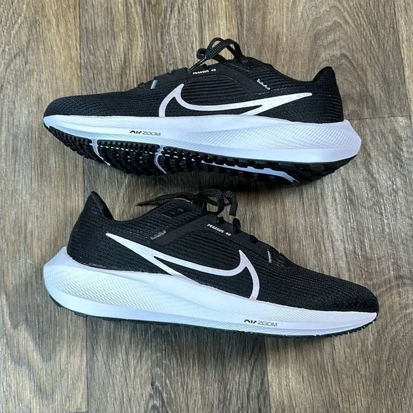 NWT Women Nike Air Zoom Pegasus Sneakers
