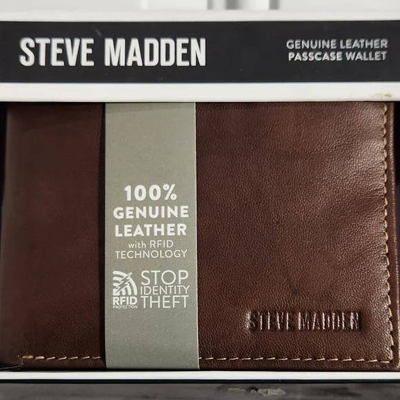 NWT Steve Madden men's brown trifold wallet w/RFID technology