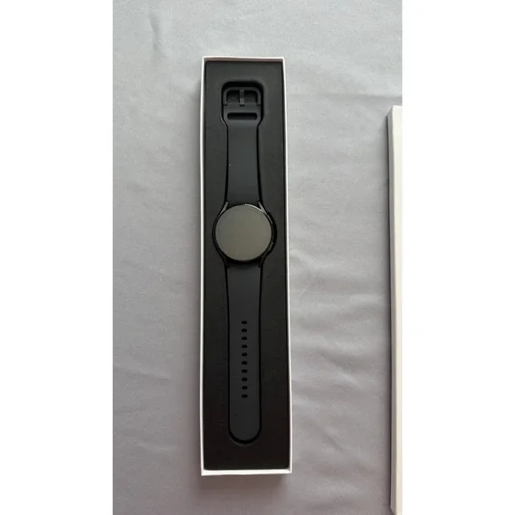 Samsung Galaxy Watch5 Pro 40mm Face Unlocked Graphite Gray Open Box New