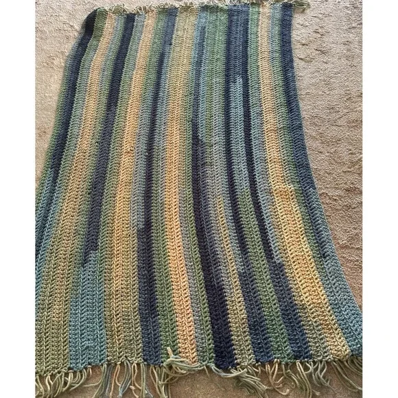 Hand Crotched Vintage Throw  41x26