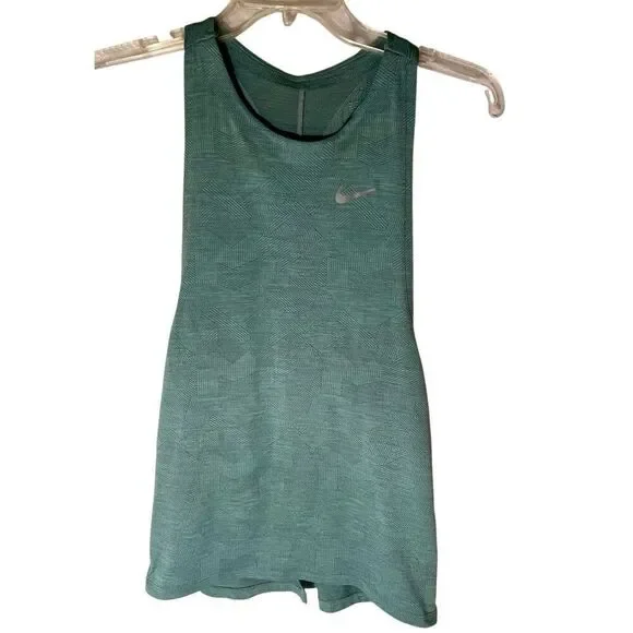 Nike Women's Active Tank Top Size XS Sage Green With Line Print