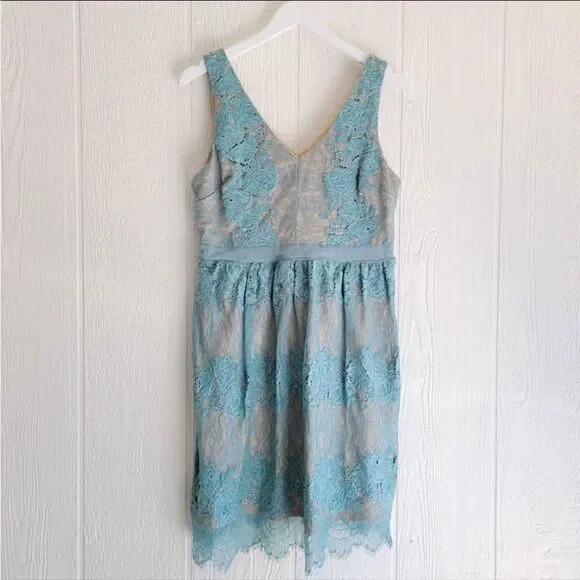 Francesa’s Turquoise lace dresss