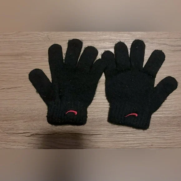 Girl Nike Mittens
