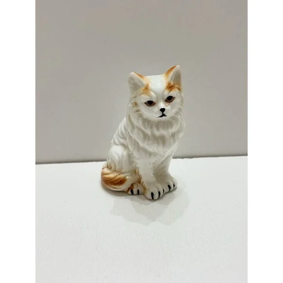 Bone China‎ White Persian Cat Figurine In Excellent Condition