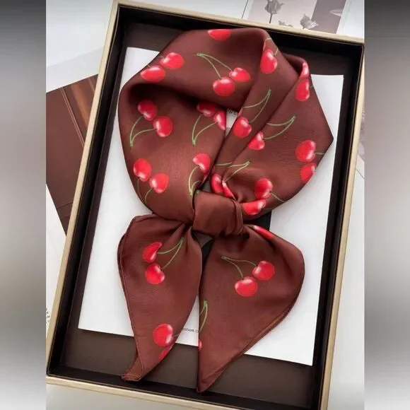 Cherry Scarf P52