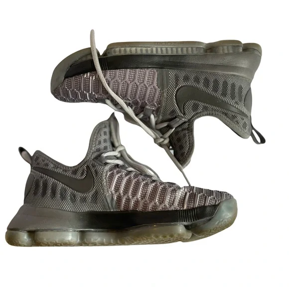 Nike Kevin‎ Durant gray sneakers 7/38 womens