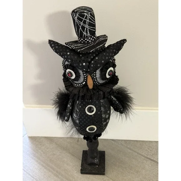 Katherine's Steampunk Black‎ Fabric Owl Feathers Pedestal 17