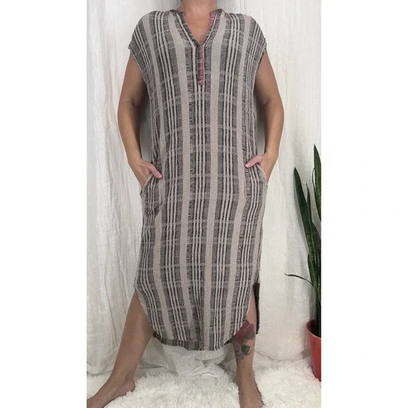 XiRENA Kennedy Plaid Caftan Dress M Boho Chic Coastal Lagenlook Crinkle Gauze