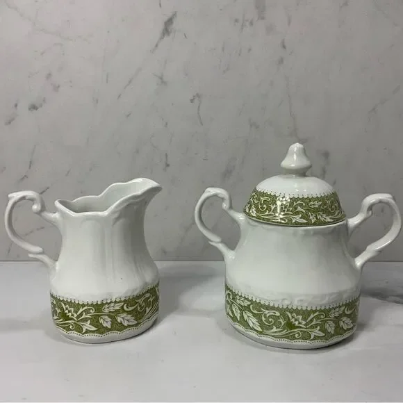 VINTAGE Colonial J&G Meakin Creamer and Sugar set