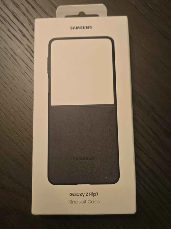 Samsung Kindsuit Case — White Packaging