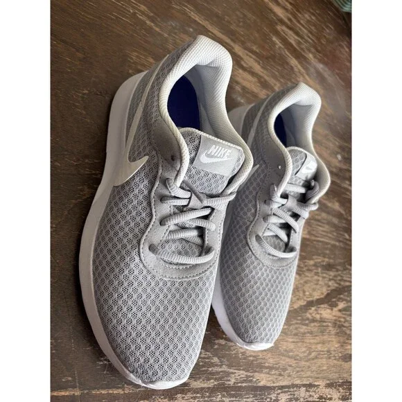Nike Tanjun Wolf Grey White Womens Running Sneakers Shoes Size 7