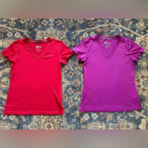 Nike dri fit regular fit v neck short sleeve tops lot of 2