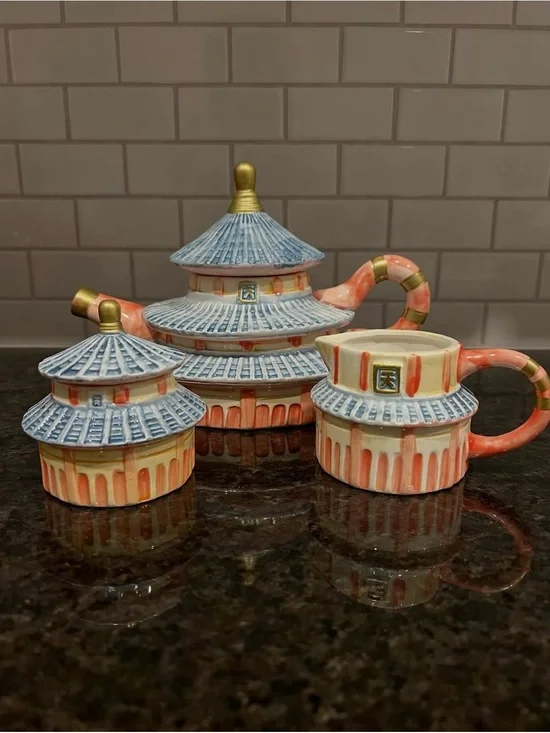 Traditional Japanese Pagoda Ceramic Teapot Set