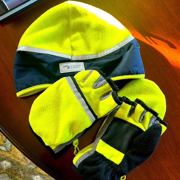 Gap winter hat & gloves set