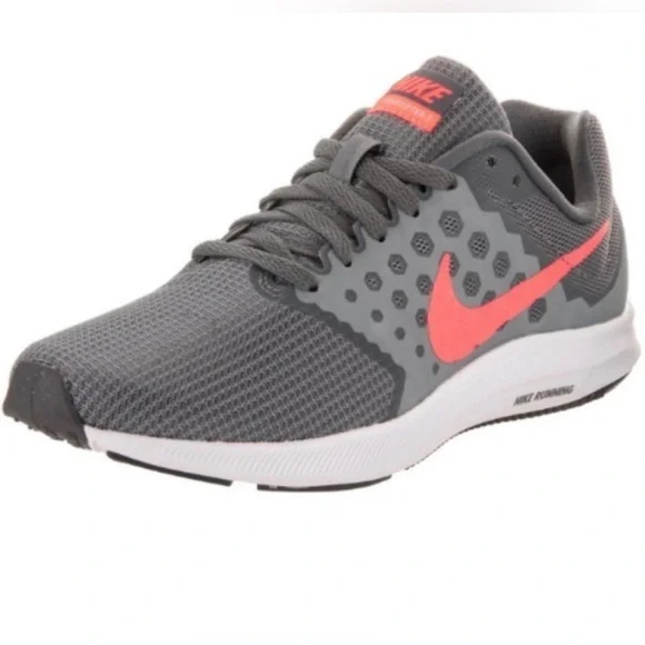 Nike Downshifter 7 Women’s Running Shoes sneakers gray and pink size 9W‎