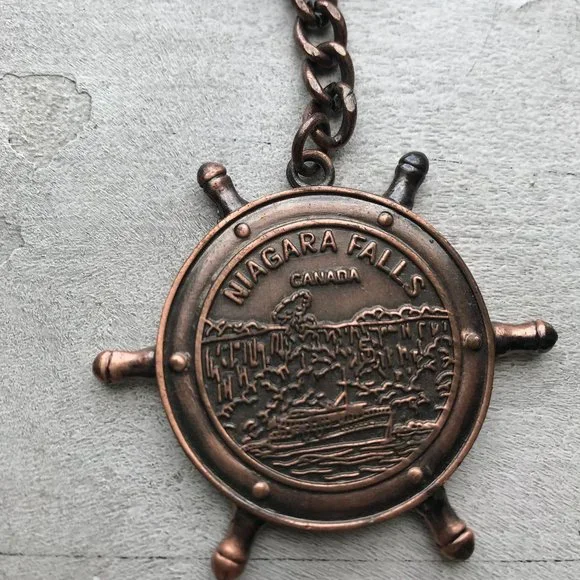 Vintage 3D NIAGARA FALLS KEYCHAIN Canada New York Tourist Travel Souvenir