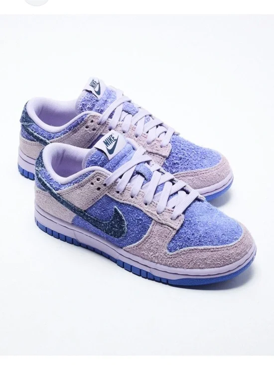 NWT!! Nike Low-Top Sneakers in Lavender and Dark Purple Swoosh