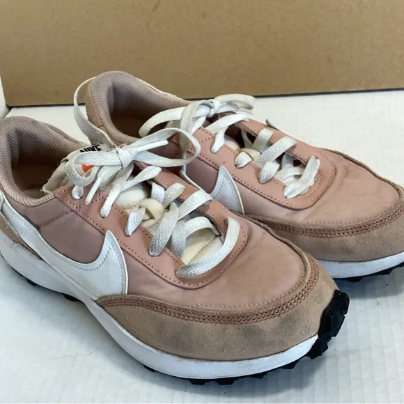 Nike Women's Waffle Debut Mauve Blush Pink White Air sz 7.5