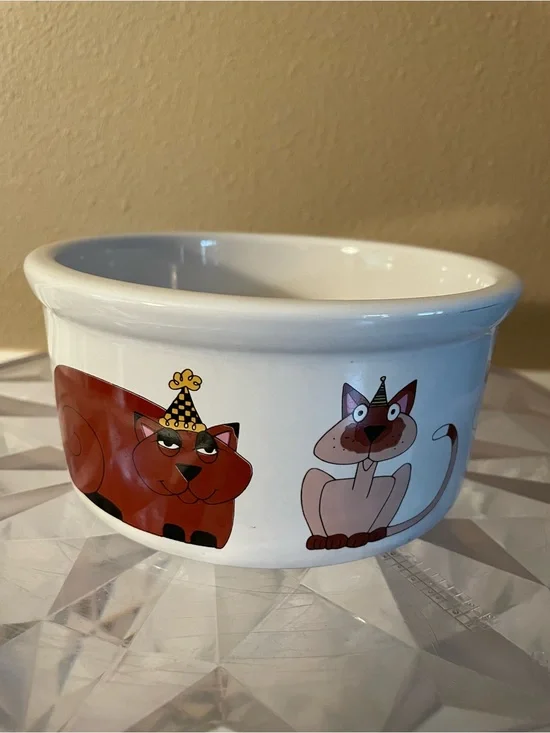 Ursula Dodge Cat Party Cat Dish