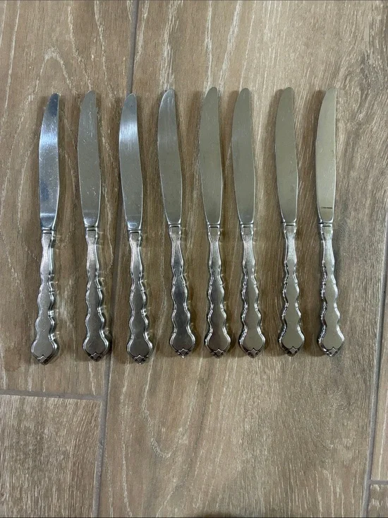 Oneida Silver Scalloped Handle Butter Knives, Set of 8