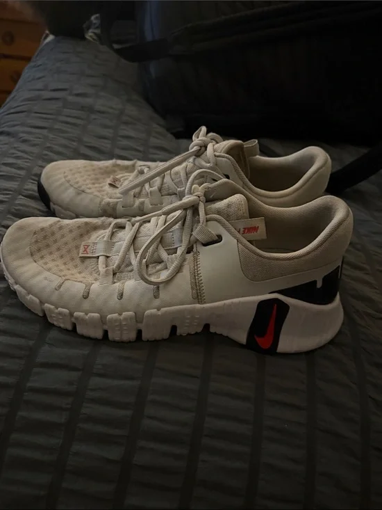 Nike White and Light Gray Metacon lifting Shoes - size 10