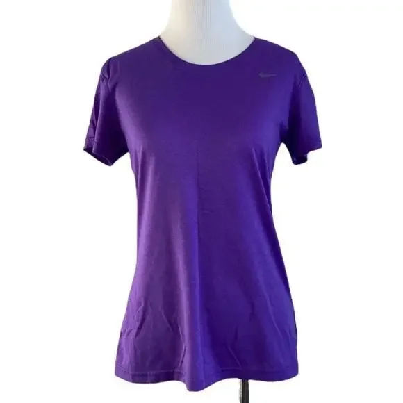 5/$30 🎈 Nike women’s small purple dri fit regular fit athletic tee