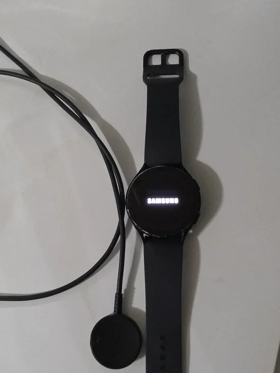 Samsung 5 Lte Smartwatch with Black Silicone Band and Charger