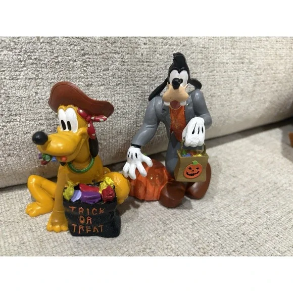 Halloween Trick Or Treat Pluto‎ & Goofy Statue Decorative