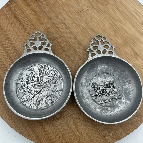Pair Vintage Of Pewter Trinket Bowls Cardinal Horse Drawn‎ Carriage