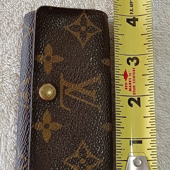 Louis Vuitton Brown Damier Leather Gold Key Holder 🔑