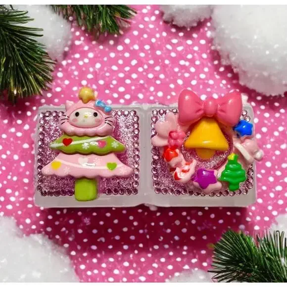 Hello Kitty Pill Box Pink Christmas Handmade Decoden Junk Case Tree Wreath