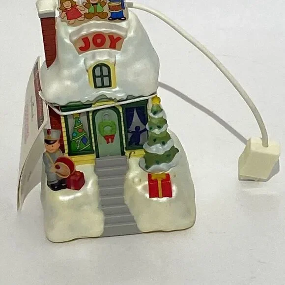 Hallmark Multicolor Joy Carolling‎ Cottages 2009 Christmas Decoration