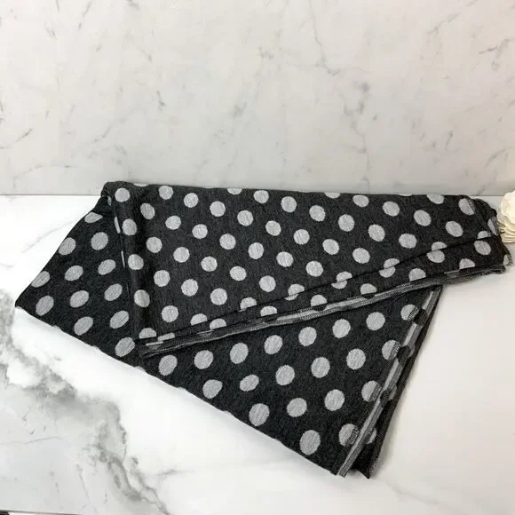 Women’s Dana Herbert scarf