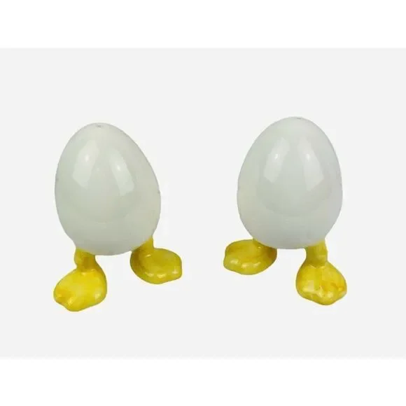 Novelty Easter Chicks in Eggs Salt and Pepper Shakers Feet Sheldon Shell Table