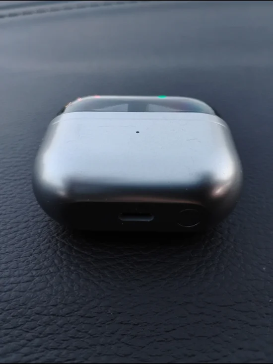 Samsung Metallic Gray Wireless Earbuds Charging Case Earbuds Used